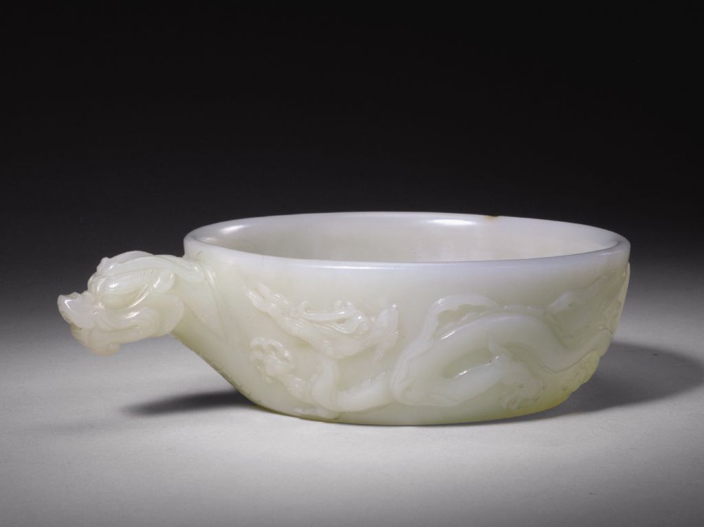 图片[1]-White jade dragon handle-China Archive